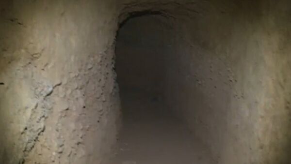 В провинции Хомс в Сирии обнаружили тоннели со складами оружия боевиков - Sputnik Абхазия