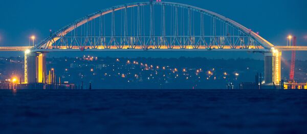 Крымский мост через Керченский пролив Крымский мост через Керченский пролив - Sputnik Абхазия