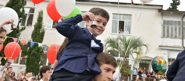 Последний звонок в Сухуме - Sputnik Абхазия