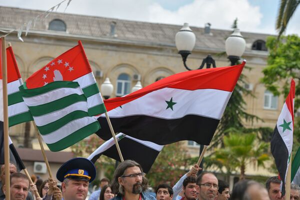 Митинг, посвященный признанию Абхазии Сирийской Арабской Республикой Митинг, посвященный признанию Абхазии Сирийской Арабской Республикой - Sputnik Абхазия