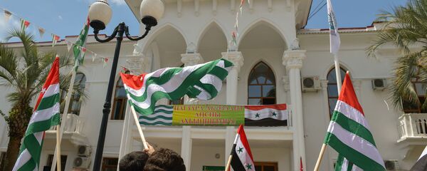 Митинг, посвященный признанию Абхазии Сирийской Арабской Республикой - Sputnik Абхазия