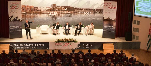 Первый экономический форум Стратегия Абхазии 2025 открылся в Сухуме - Sputnik Абхазия