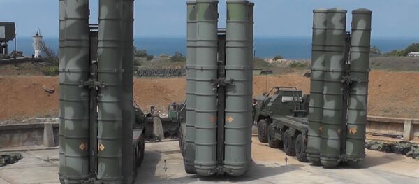 В Крыму прошли учения с комплексами С-400 и Панцирь В Крыму прошли учения с комплексами С-400 и Панцирь - Sputnik Абхазия