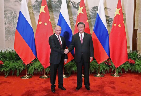 Президент РФ Владимир Путин и председатель КНР Си Цзиньпин во время встречи в Пекине - Sputnik Абхазия