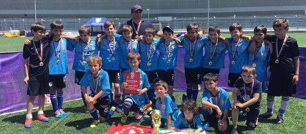 Абхазский Уругвай выиграл Всероссийский футбольный турнир в Сочи Абхазский Уругвай выиграл Всероссийский футбольный турнир в Сочи - Sputnik Абхазия