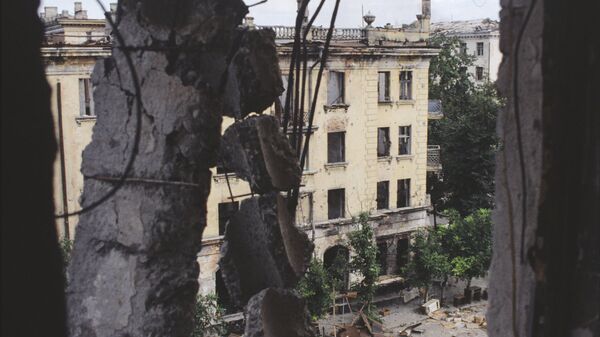 Отечественная война народа Абхазии 1993-1994 года. Разрушенные дома в центре города Сухум - Sputnik Аҧсны