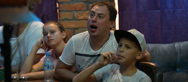 Sputnik открыл в Сухуме фан-зону для болельщиков Sputnik открыл в Сухуме фан-зону для болельщиков - Sputnik Абхазия