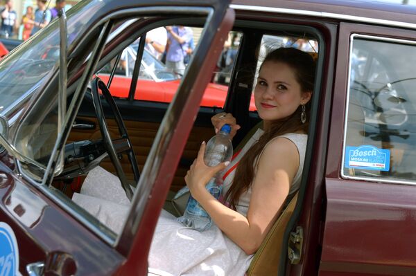 Участница ралли старинных автомобилей Bosch Moskau Klassik - Sputnik Абхазия