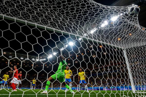 Гол в ворота сборной Бразилии в матче группового этапа чемпионата мира по футболу между сборными Бразилии и Швейцарии - Sputnik Абхазия