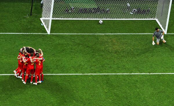 Игроки сборной Бельгии радуются забитому голу в матче группового этапа чемпионата мира по футболу между сборными Бельгии и Панамы - Sputnik Абхазия