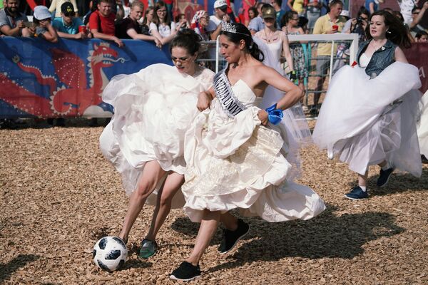 Участницы матча невест на Фестивале болельщиков FIFA в Казани - Sputnik Абхазия