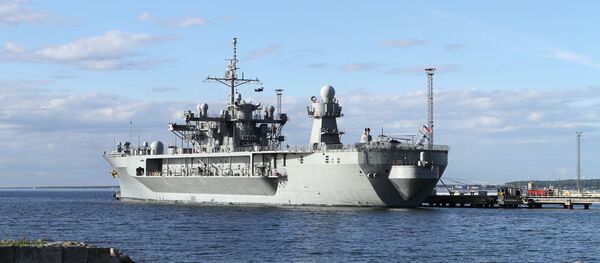 Флагманский корабль шестого флота США Mount Whitney в порту Таллина Флагманский корабль шестого флота США Mount Whitney в порту Таллина - Sputnik Абхазия