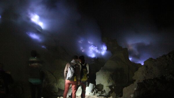 Извержение вулкана Иджен в Индонезии, архивное фото - Sputnik Абхазия