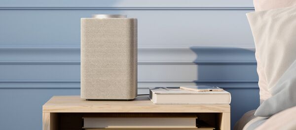 Яндекс.Станция — домашняя мультимедиа-платформа с голосовым помощником Алисой. Яндекс.Станция — домашняя мультимедиа-платформа с голосовым помощником Алисой. - Sputnik Абхазия