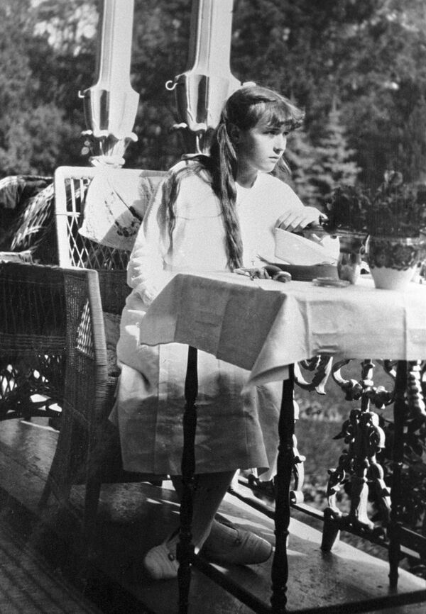 Дочь императора Николая II Анастасия в Царском Селе. Съемка императрицы Александры Федоровны. 1915 год - Sputnik Абхазия