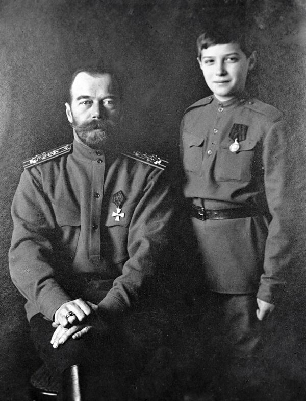 Российский император Николай II с сыном Алексеем - Sputnik Абхазия