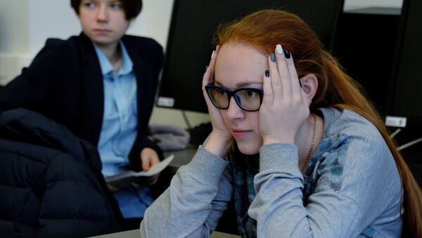 Студенты сдают экзамен - Sputnik Абхазия
