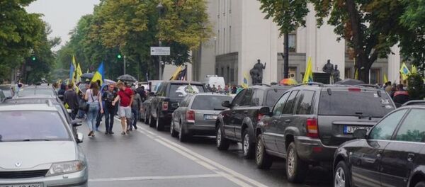 Около пяти тысяч человек митингуют в центре Киева Около пяти тысяч человек митингуют в центре Киева - Sputnik Абхазия
