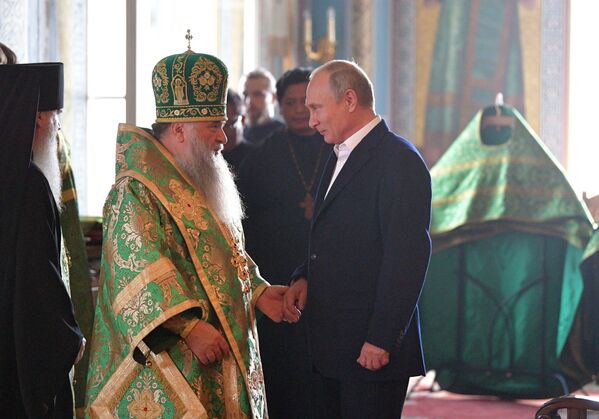 Владимир Путин на встрече с наместником Валаамского монастыря - Sputnik Абхазия