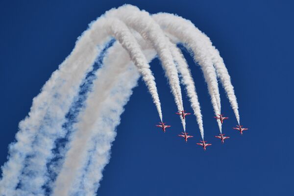 Самолеты ВВС Англии делают трюки в воздухе на чемпионате «Формула -1» - Sputnik Абхазия