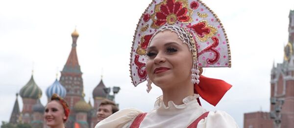 Выступления танцевального коллектива на красной площади Выступления танцевального коллектива на красной площади - Sputnik Абхазия