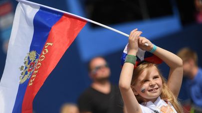 Болельщица сборной России перед матчем чемпионата мира по футболу между сборными Уругвая и России, 2018 год