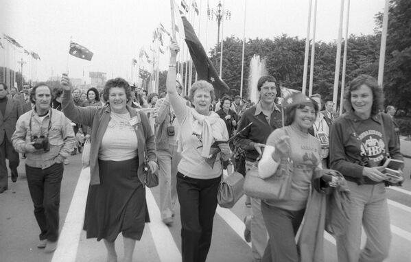 Иностранные туристы — гости XXII летних Олимпийских игр на стадионе Лужники в Москве, 1980 год - Sputnik Абхазия