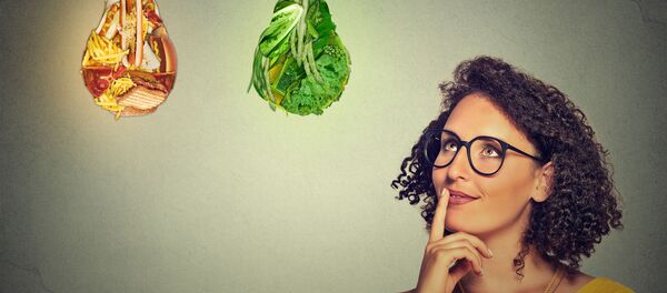 Девушка в раздумье - Sputnik Абхазия