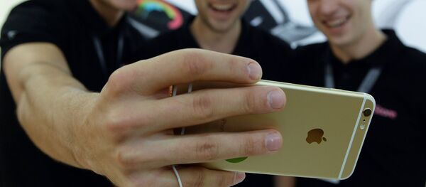 Старт продаж новых iPhone 6s и iPhone 6s Plus в Москве Старт продаж новых iPhone 6s и iPhone 6s Plus в Москве - Sputnik Абхазия