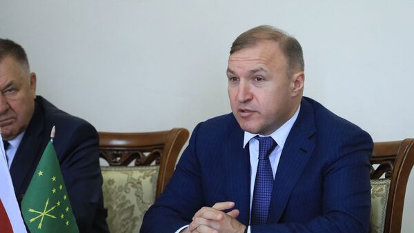 Встреча в расширенном составе руководств Абхазии и Адыгеи состоялось в субботу 21 июля в Сухуме - Sputnik Абхазия