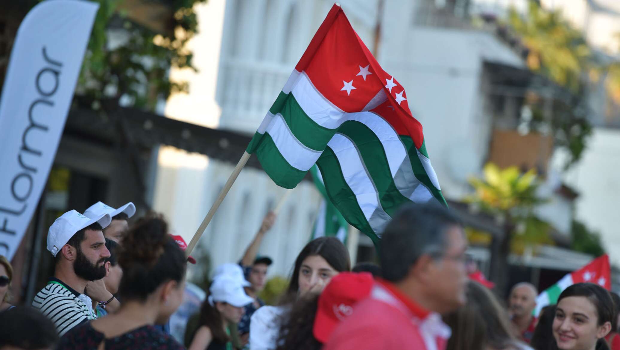 россия абхазия южная осетия. флаг россии и абхазии. независимость южной осетии флаг. сирия абхазия флаги. суверенитет абхазии.