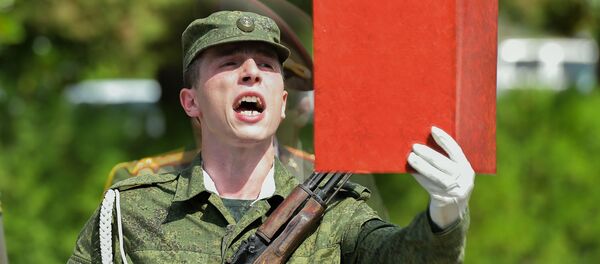 Призывник во время присяги в министерстве обороны Абхазии Призывник во время присяги в министерстве обороны Абхазии - Sputnik Абхазия