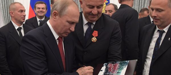 Церемония вручения президентом РФ В. Путиным госнаград членам сборной России по футболу - Sputnik Абхазия