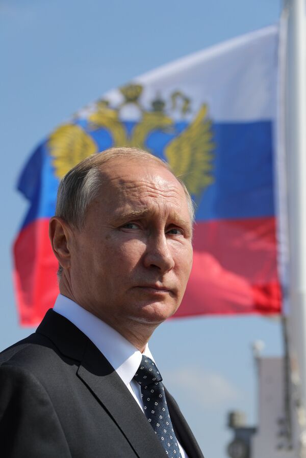 Президент РФ Владимир Путин на Главном военно-морском параде в Санкт-Петербурге - Sputnik Абхазия