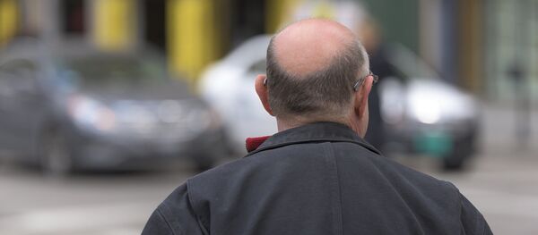 Облысевший мужчина Облысевший мужчина - Sputnik Абхазия