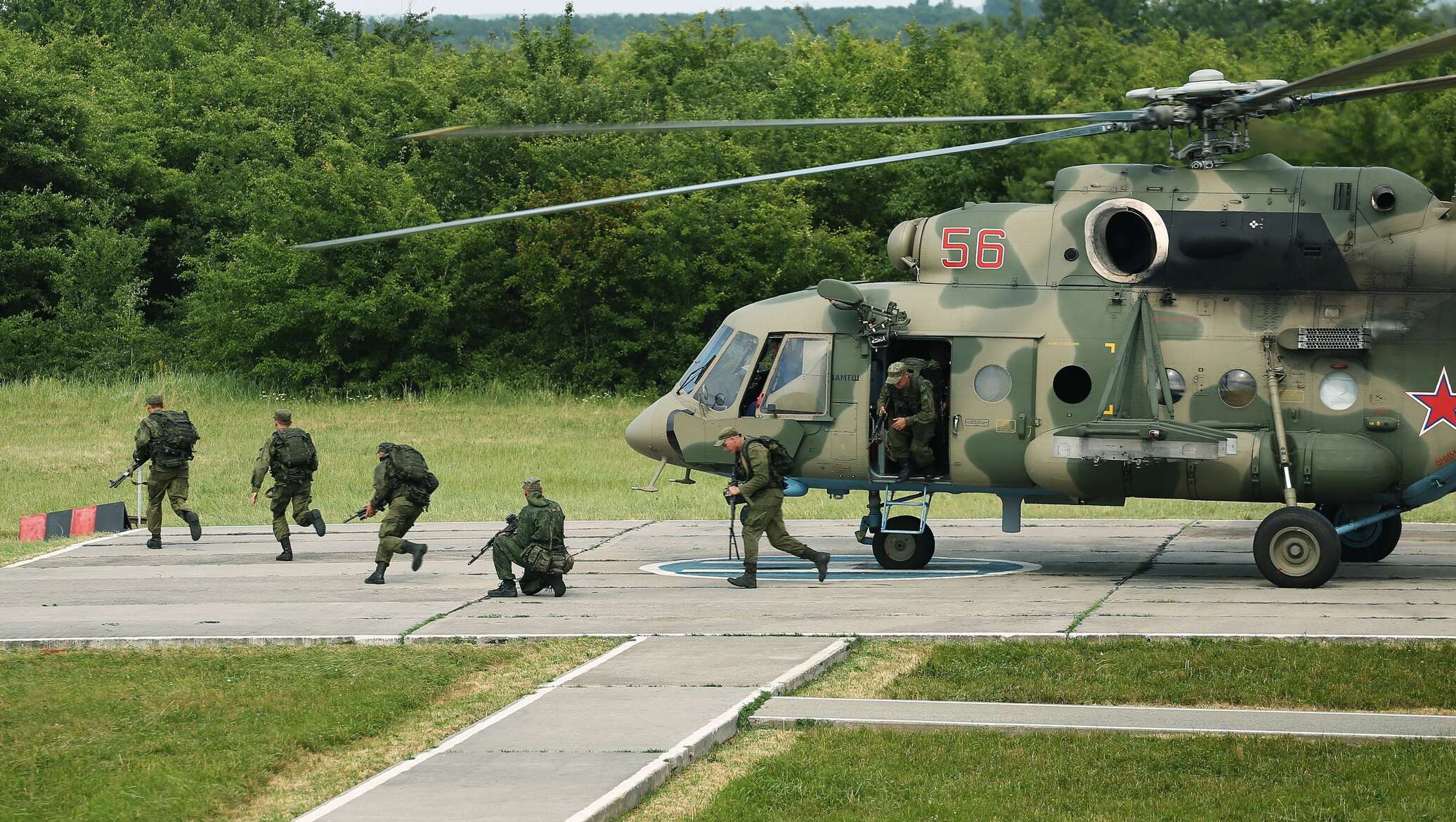 Вертолеты таджикистана ми-8. Вертолет перебрасывал отряд поисковиков на новую впр. Авиалесохрана картинка. Вертолет перебрасывал отряд поисковиков. Поисковый отряд китежъ.