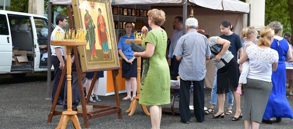 Благотворительный марафон по сбору средств на строительство храма в Ткуарчале Благотворительный марафон по сбору средств на строительство храма в Ткуарчале - Sputnik Абхазия