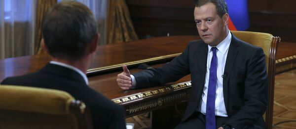 Интервью премьер-министра РФ Д. Медведева газете «Коммерсантъ» Интервью премьер-министра РФ Д. Медведева газете «Коммерсантъ» - Sputnik Абхазия