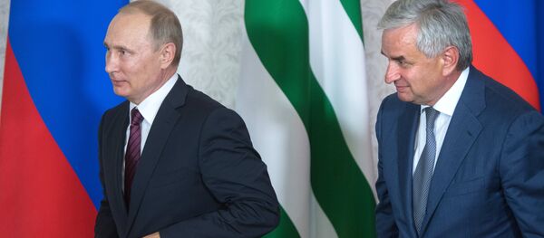 Рабочая поездка президента РФ В. Путина в Абхазию Рабочая поездка президента РФ В. Путина в Абхазию - Sputnik Абхазия