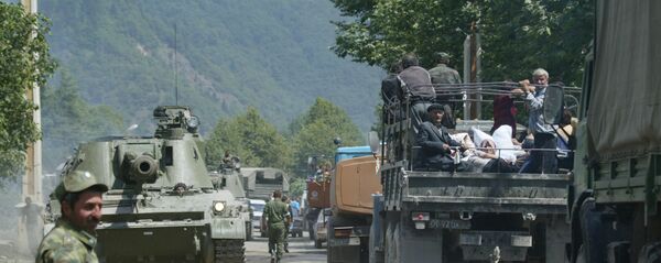 Российские военнослужащие направляются в сторону Цхинвала. Российские военнослужащие направляются в сторону Цхинвала. - Sputnik Абхазия