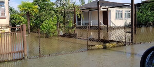 Более 30 домов подтопило в Гале во время ливня Более 30 домов подтопило в Гале во время ливня - Sputnik Абхазия