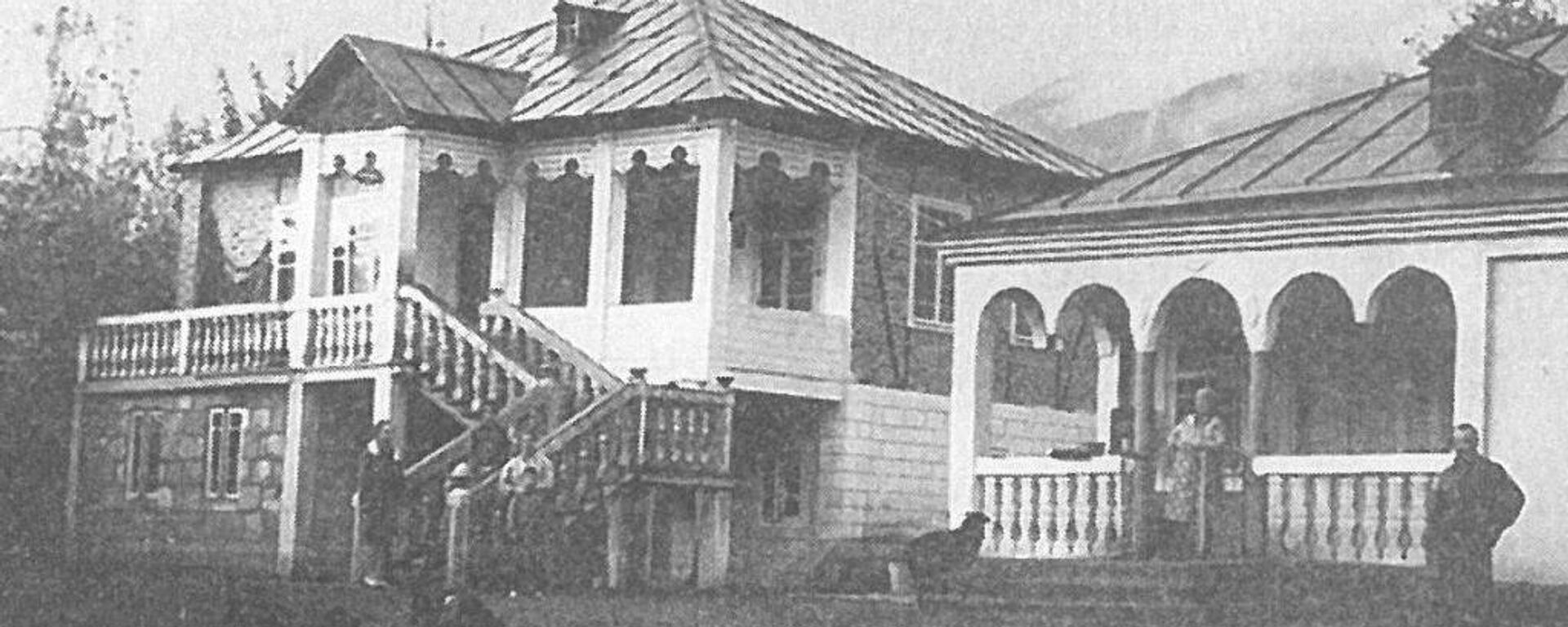 Жилой дом и хозяйственное помещение Амацурта. 1970-е годы - Sputnik Абхазия, 1920, 22.08.2020