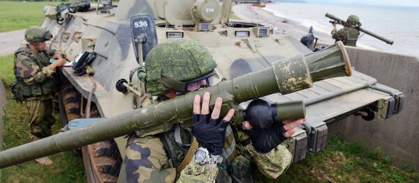 Тактические учения на российской военной базе в Абхазии Тактические учения на российской военной базе в Абхазии - Sputnik Абхазия
