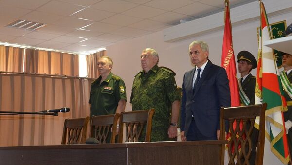 Президент представил Минобороны Абхазии нового начальника Генштаба - Sputnik Абхазия