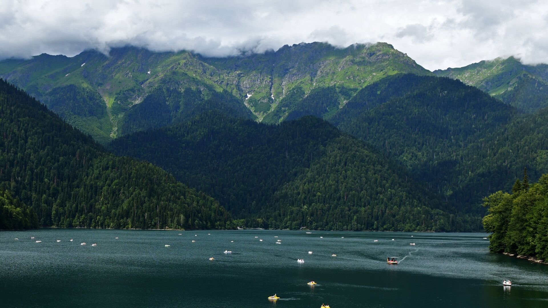 Озеро Рица Озеро Рица - Sputnik Аҧсны, 1920, 30.12.2025