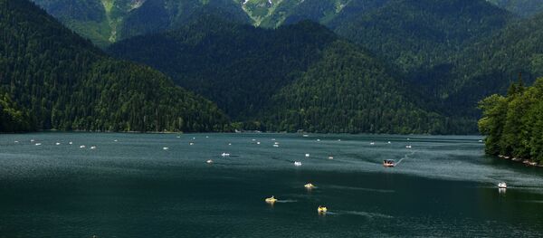 Озеро Рица Озеро Рица - Sputnik Абхазия