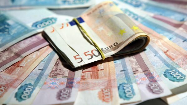 Купюры разного номинала и разной валюты. Рубли и евро. - Sputnik Аҧсны