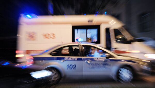 Автомобили полиции и скорой медицинской помощи на улице - Sputnik Абхазия