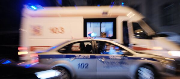 Автомобили полиции и скорой медицинской помощи на улице Москвы Автомобили полиции и скорой медицинской помощи на улице Москвы - Sputnik Абхазия