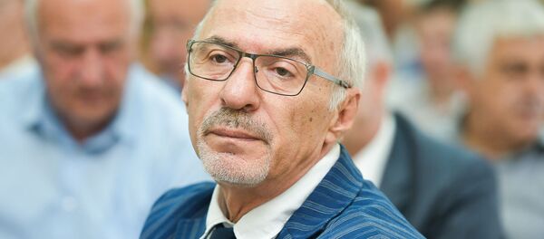 Батал Кобахия на пленарном заседании на Международной конференции 10 лет признания: итоги и перспективы в Сухуме в среду 22 августа  - Sputnik Абхазия